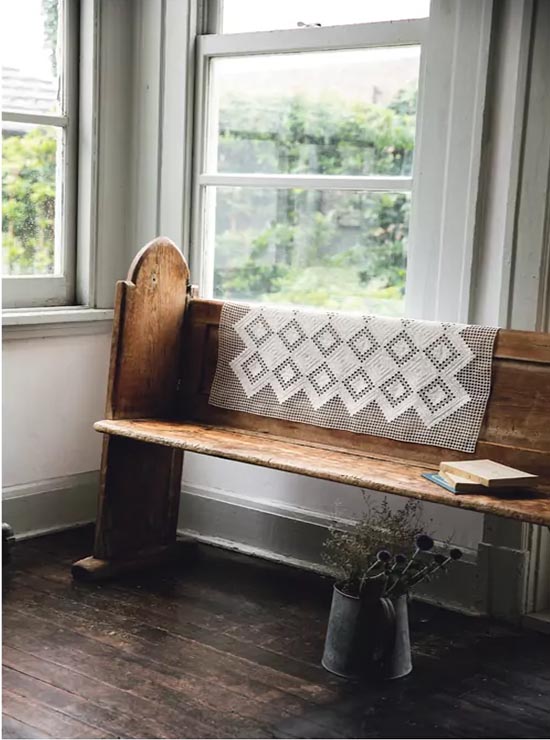 Broderie Hardanger simple et épurée