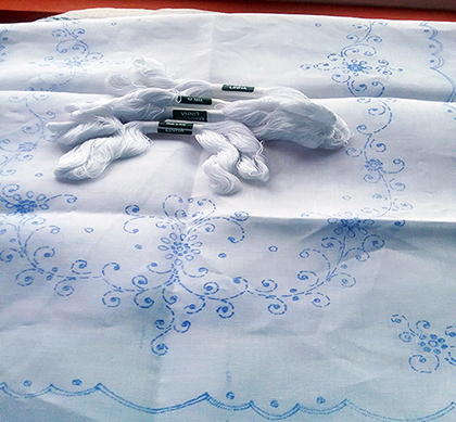 Broderie Anglaise